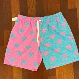 NWT. Chubbies. XL. 7” inseam. Pink and Blue Palm Tree Swim Shorts